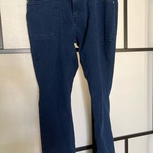 Woman’s Levi’s jeans with front pockets 31x 29